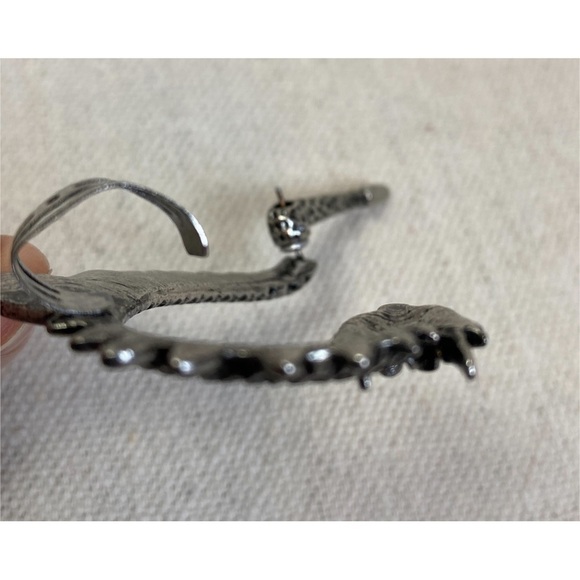 Silver tone dragon ear wrap, Made for the right ear - Picture 3 of 3